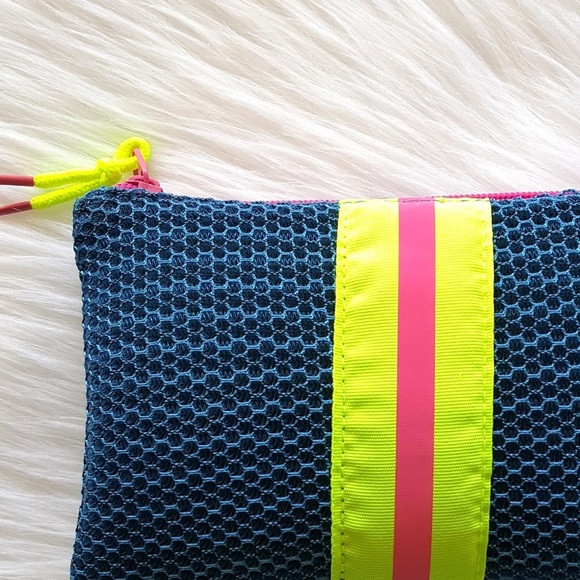 3/$10 Ipsy Glam Bag New January 2018 Game Face Navy Mesh Nautical Neon Makeup - Picture 7 of 10